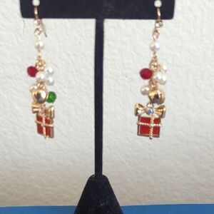 Pearly Wapped Presents Earrings